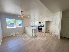 33687 Whispering Palms Trail in Cathedral City, CA - Building Photo - Building Photo