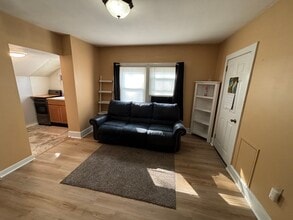 614 Sampson Ave, Unit B in Willow Grove, PA - Building Photo - Building Photo