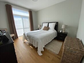 29 Woodbine St, Unit 206 in Somerville, MA - Building Photo - Building Photo
