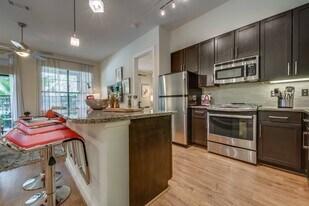 Grove at Wilcrest in Houston, TX - Building Photo