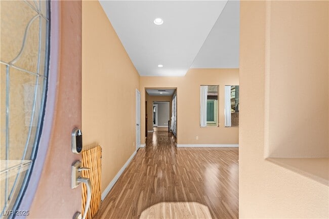 8220 Chimney Bluff St in North Las Vegas, NV - Building Photo - Building Photo