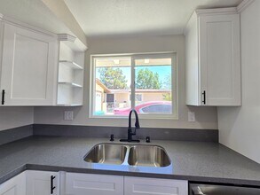 44510 21st St W in Lancaster, CA - Building Photo - Building Photo