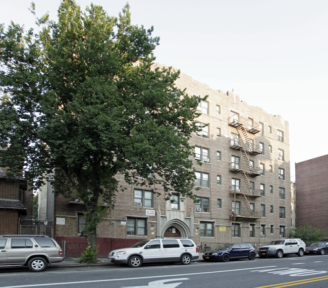 770 Ocean Ave in Brooklyn, NY - Foto de edificio - Building Photo