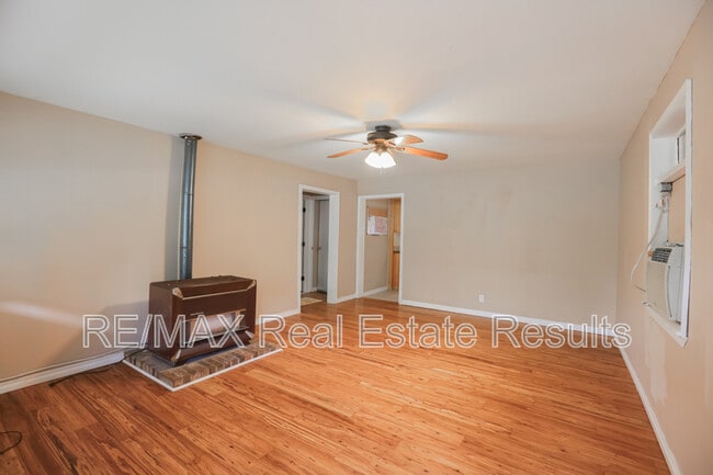 1282 SE Farmers Dr in Fayetteville, AR - Building Photo - Building Photo