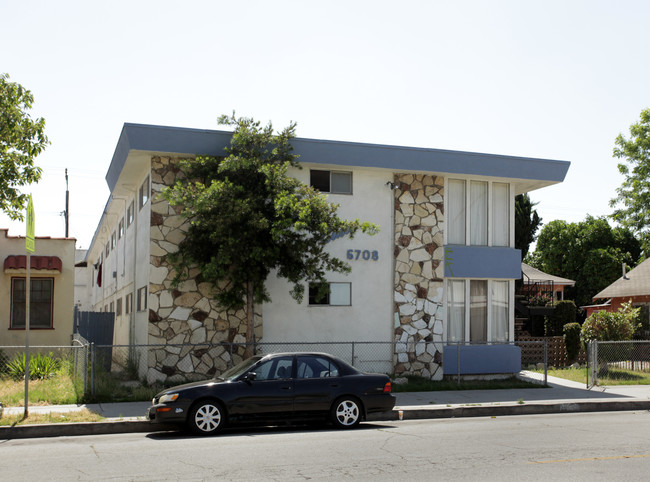 6708 Middleton St in Huntington Park, CA - Building Photo - Building Photo