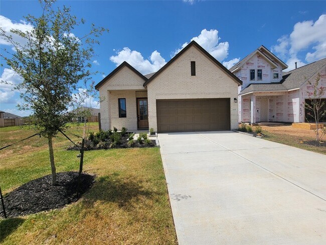 property at 21651 Foxes Trove Trl