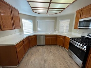 41232 Crispi Ln in Palmdale, CA - Building Photo - Building Photo