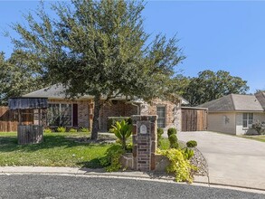 3811 Caleb Ct in Bryan, TX - Building Photo - Building Photo