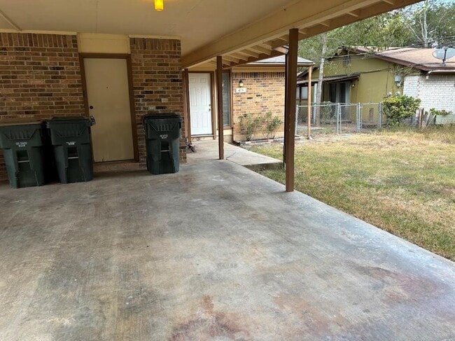 property at 419 Live Oak St