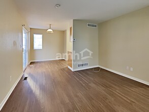 1638 S Buckley Way in Aurora, CO - Building Photo - Building Photo