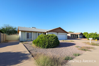 935 W Manhatton Dr in Tempe, AZ - Building Photo - Building Photo