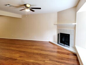 2203 Place Rebecca Ln, Unit C9 in Houston, TX - Building Photo - Building Photo