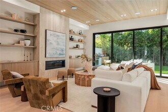 4245 Bellaire Ave in Los Angeles, CA - Building Photo - Building Photo