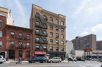 7 Meserole St in Brooklyn, NY - Foto de edificio - Building Photo