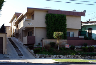 306 E Hyde Park Blvd in Inglewood, CA - Building Photo - Building Photo