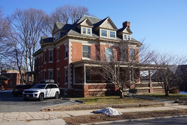 property at 495 Appleton St