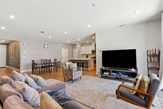 5758 Tournament Ct in Tracy, CA - Foto de edificio - Building Photo