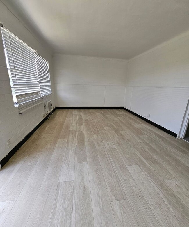205 E Imperial Ave in Las Vegas, NV - Building Photo - Building Photo