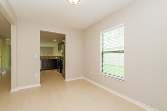 8349 Silverbell Loop in Brooksville, FL - Foto de edificio - Building Photo