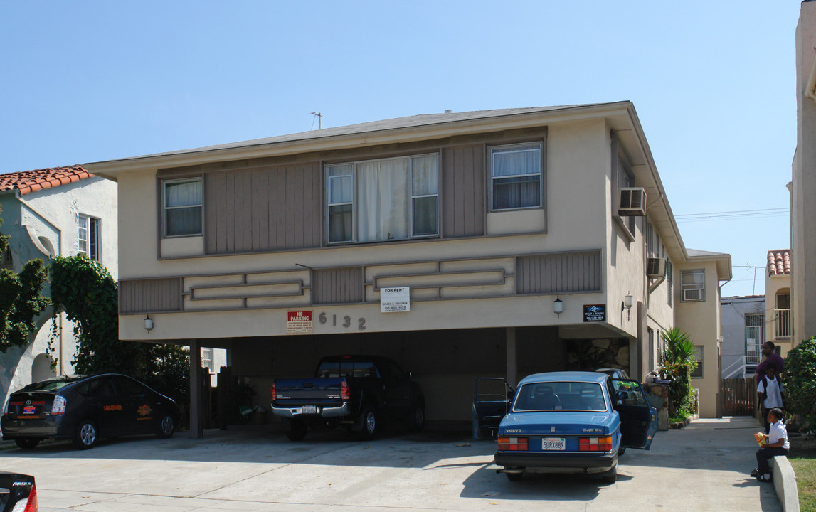 6132 Alcott St in Los Angeles, CA - Foto de edificio