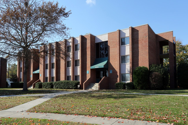 College Park Apartments