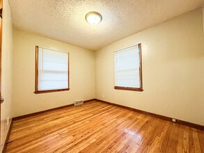 5618 Huntington Ave in Lincoln, NE - Foto de edificio - Building Photo