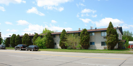 Stoneridge Apartments in Racine, WI - Building Photo - Building Photo