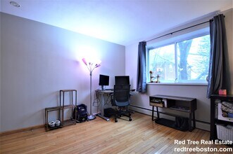 412 Langley Rd, Unit 7 in Newton, MA - Building Photo - Building Photo