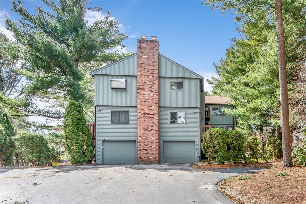 21 Spyglass Hill Dr in Ashland, MA - Building Photo