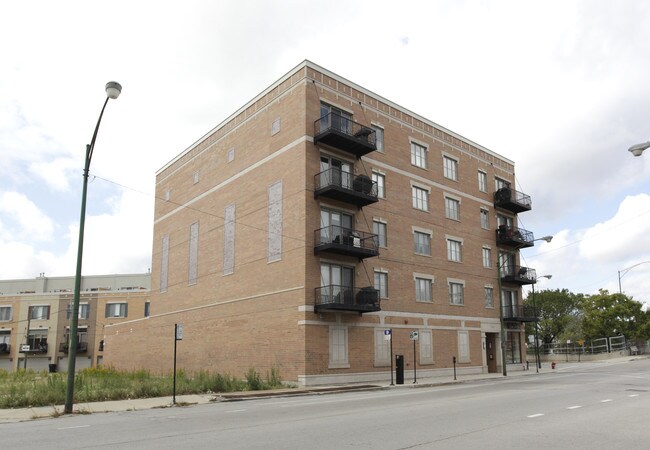 544 N Milwaukee Ave in Chicago, IL - Building Photo - Building Photo