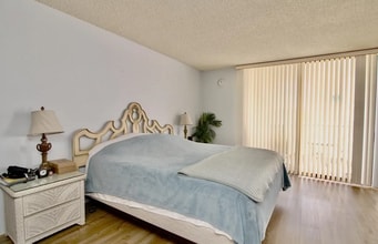 1860 Ala Moana Blvd in Honolulu, HI - Building Photo - Building Photo