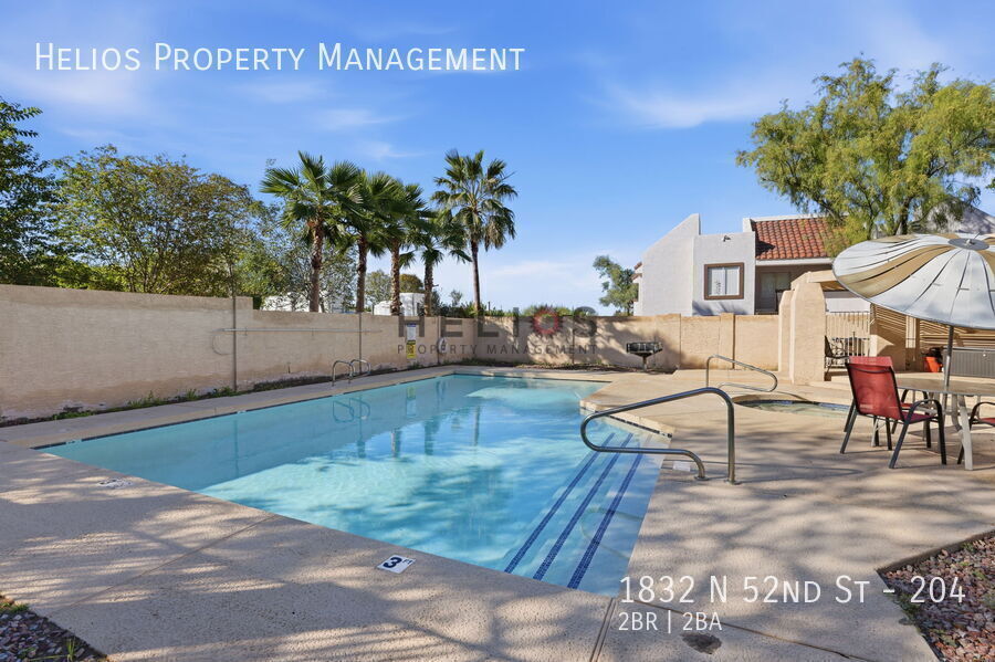 1832 N 52nd St in Phoenix, AZ - Building Photo