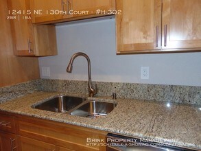 12415 NE 130th Ct in Kirkland, WA - Building Photo - Building Photo