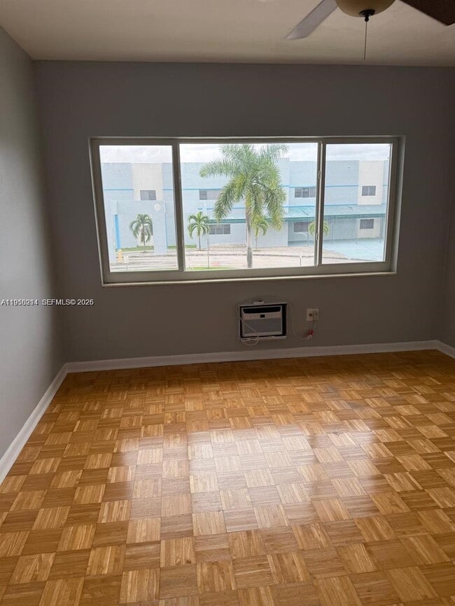 9281 W Bay Harbor Dr in Bay Harbor Islands, FL - Building Photo - Building Photo