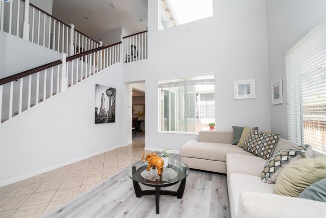 2324 Blue Ridge Ave in Brentwood, CA - Building Photo - Building Photo