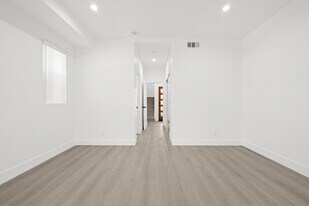 3019 Somerset Dr in Los Angeles, CA - Building Photo