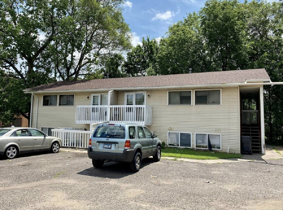 1393 Prosperity Ave in St. Paul, MN - Building Photo