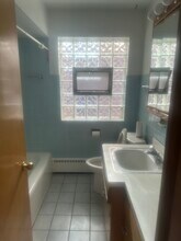 10306 Chaucer St, Unit 2 in Westchester, IL - Building Photo - Building Photo