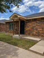 913-919 E Lewis Dr in Stephenville, TX - Building Photo