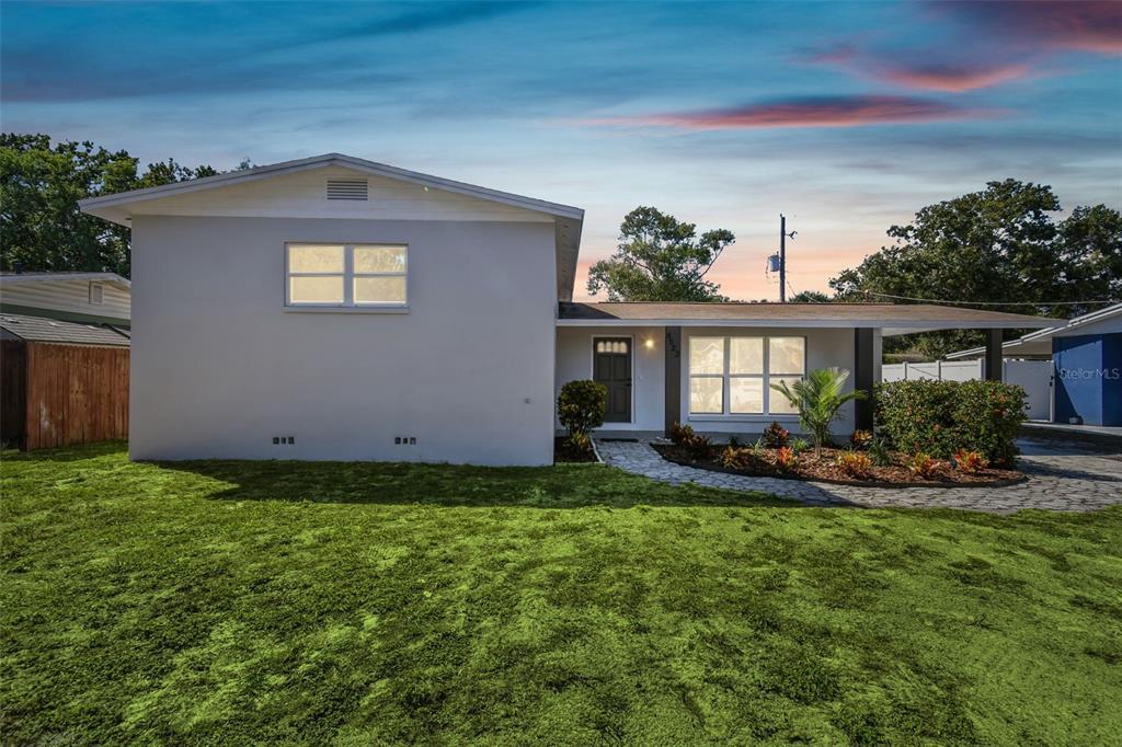 4523 S Gaines Rd in Tampa, FL - Building Photo