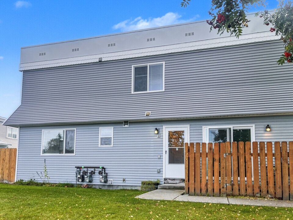 4008 Reka Dr in Anchorage, AK - Building Photo