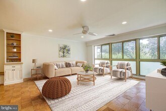 4970 Battery Ln in Bethesda, MD - Building Photo - Building Photo