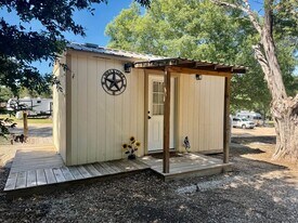 7360 E Highway 190 in Lampasas, TX - Building Photo