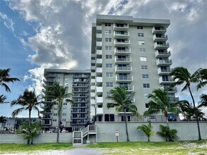 9273 Collins Ave in Surfside, FL - Building Photo - Building Photo