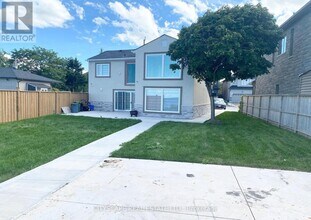 48 Seabreeze Crescent in Hamilton, ON - Building Photo - Building Photo