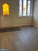 914 Burnside Rd in Sharon Hill, PA - Building Photo