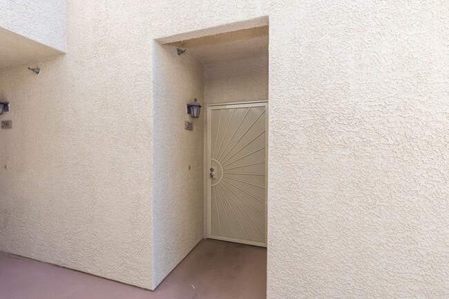 7185 S Durango Dr in Las Vegas, NV - Building Photo - Building Photo