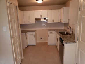 242 Marbauch Ave in San Antonio, TX - Building Photo - Building Photo