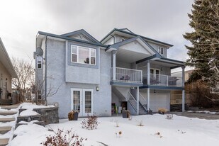 125 29 Av NW in Calgary, AB - Building Photo