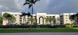 3525 S Ocean Blvd in South Palm Beach, FL - Building Photo